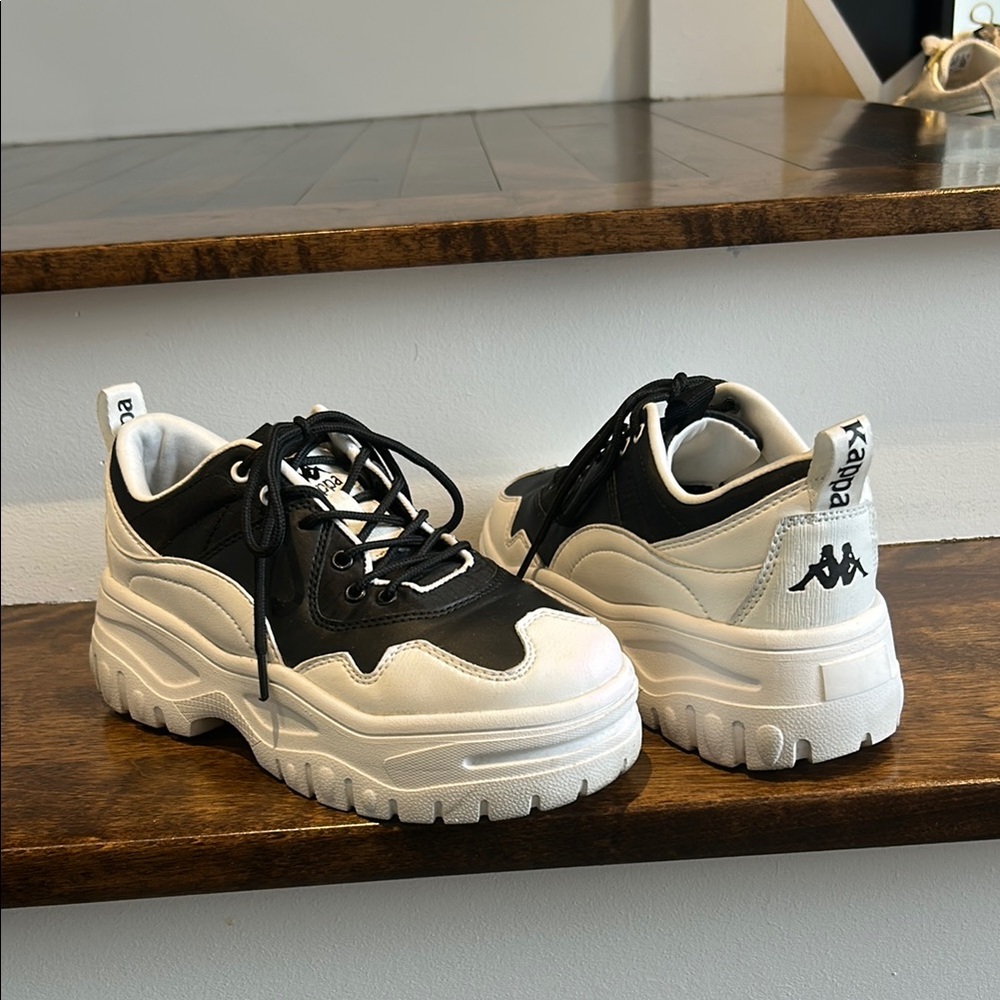 Kappa Black and White Chunky Sneakers women’s size 5